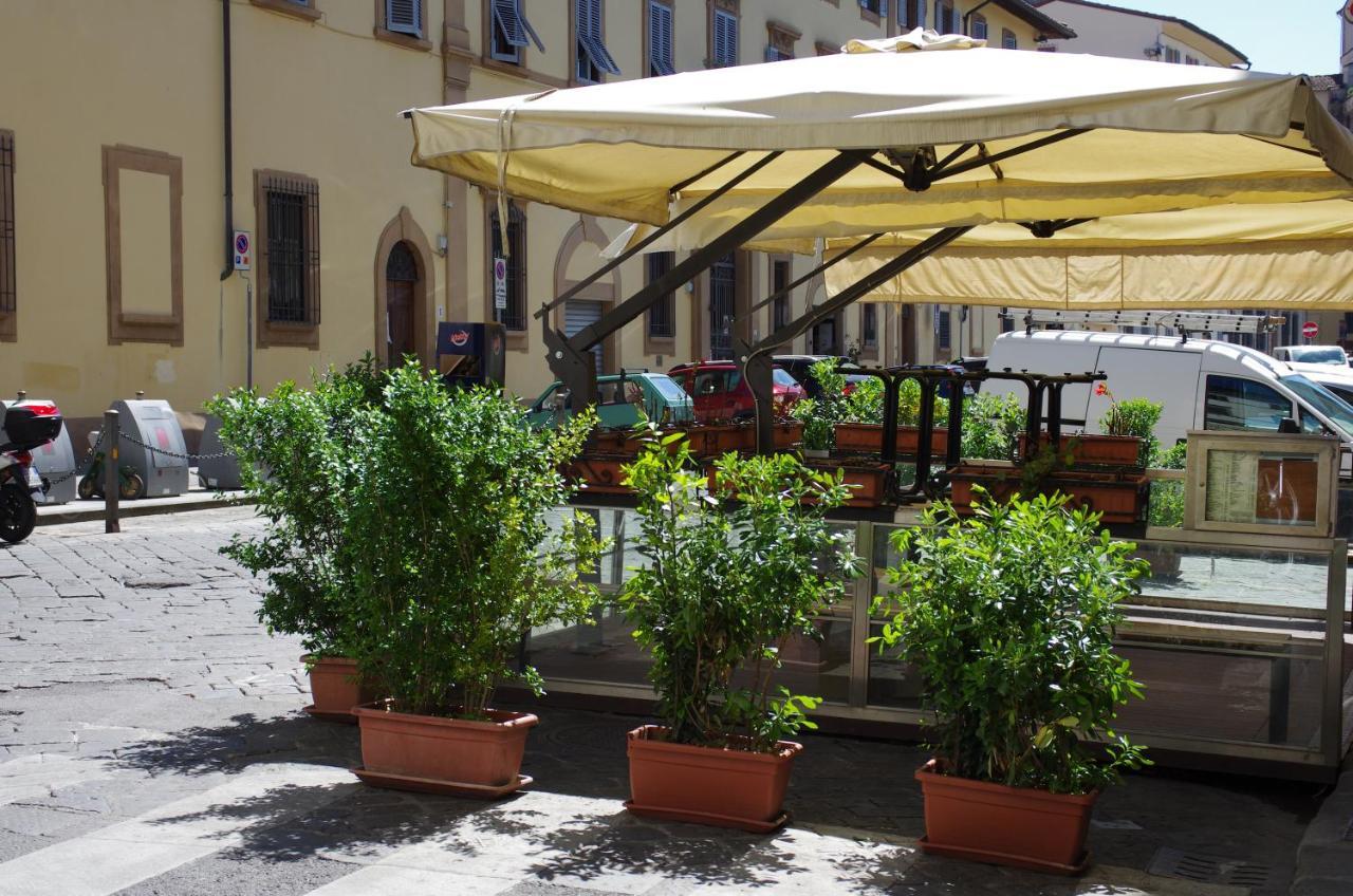 Appartamento Centro Città quartiere Oltrarno con una camera da letto Florença Exterior foto